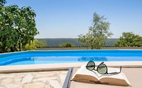 Villa C'Est La Vie
